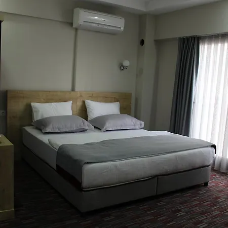 Mojo Suits Hotel